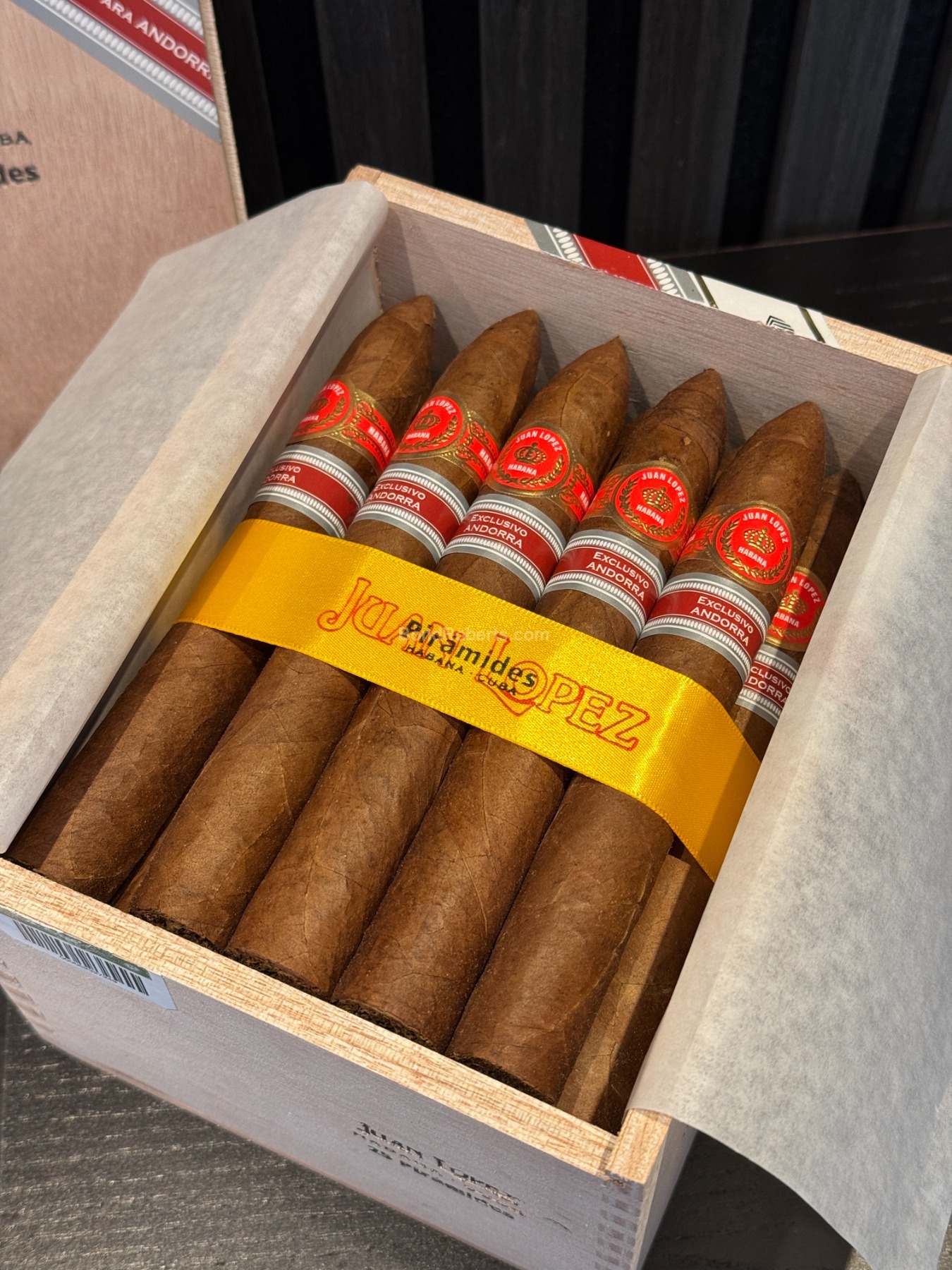 andorra tobacco Juan López Pirámides Edición Regional Andorra 2024